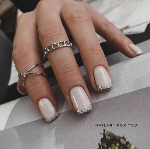 Veste colorée pour ongles courts: design photo 2026, tendances