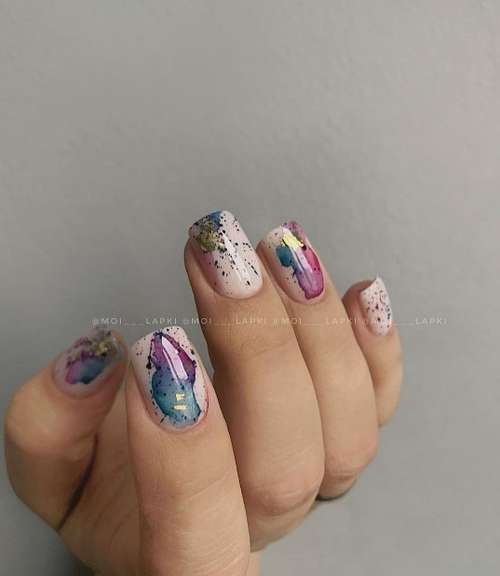 Manucure avec divorces 2026: conception d'ongles, actualité photo