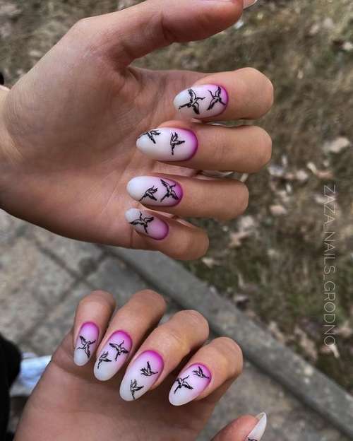 Dégradé laiteux sur les ongles : manucure tendance 2026, photo