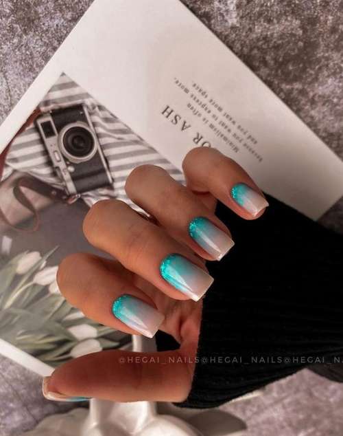Manucure translucide avec un design 2025-2026: nouveautés photo