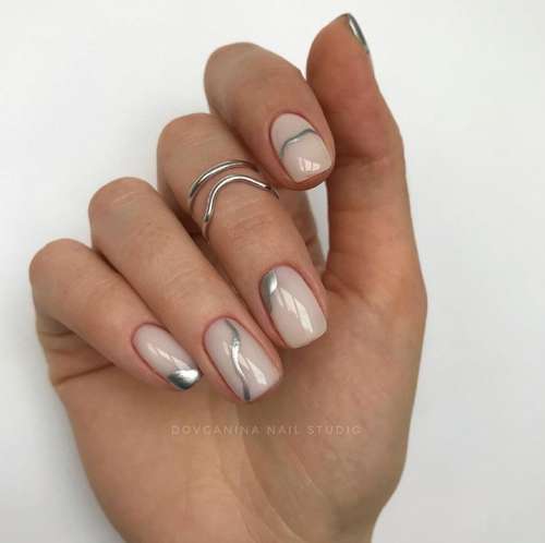 Manucure translucide avec un design 2025-2026: nouveautés photo