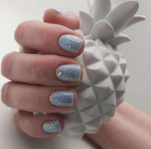 Manucure translucide avec un design 2025-2026: nouveautés photo