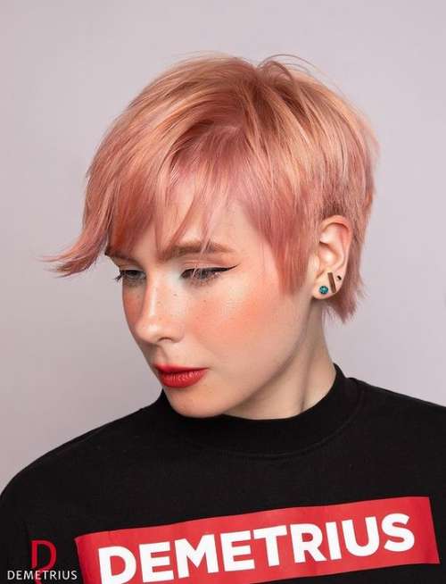 Style et coupe de cheveux à la mode