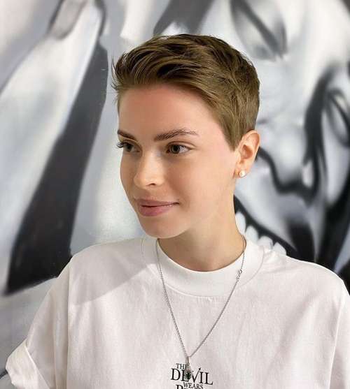 Coupes de cheveux à la mode pour les filles 2026: actualités, tendances, photos