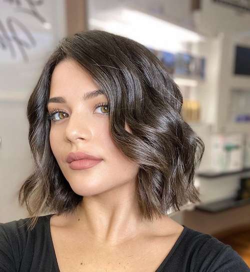 Coupes de cheveux à la mode pour les filles 2026: actualités, tendances, photos