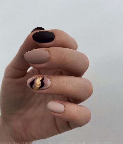 Manucure beige 2025-2026: nouveaux designs d'ongles