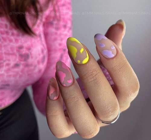 Manucure beige 2025-2026: nouveaux designs d'ongles