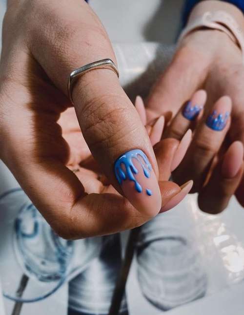 Design beige et goutte