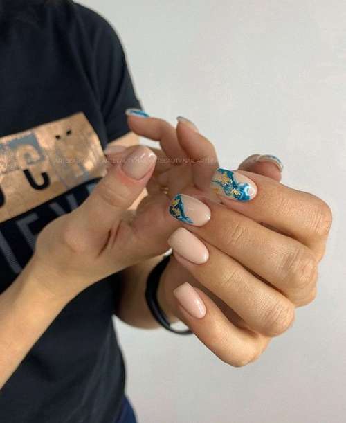 Manucure beige 2025-2026: nouveaux designs d'ongles