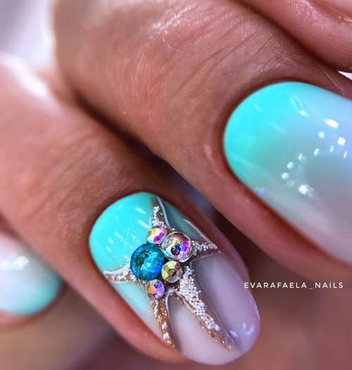 Manucure marine turquoise et strass