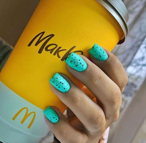 Manucure turquoise 2025-2026: une photo de nouvelles idées, un aperçu des tendances