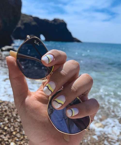 Manucure marine 2026: nouveaux designs d'ongles en mer, photos