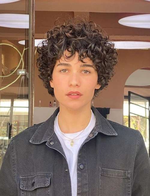 Coupes de cheveux courtes tendance 2025-2026 : photos, tendances