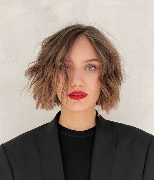 Coupes de cheveux courtes tendance 2025-2026 : photos, tendances