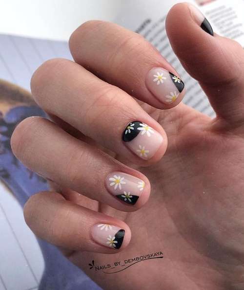 Manucure lunaire 2025-2026: photos, nouveaux designs d'ongles