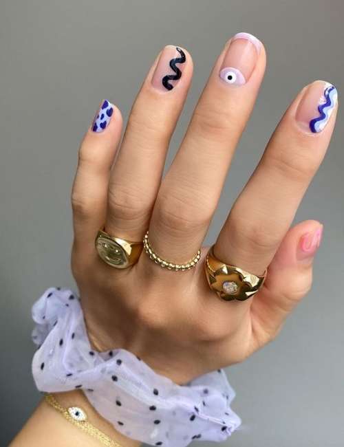 Manucure lunaire 2025-2026: photos, nouveaux designs d'ongles