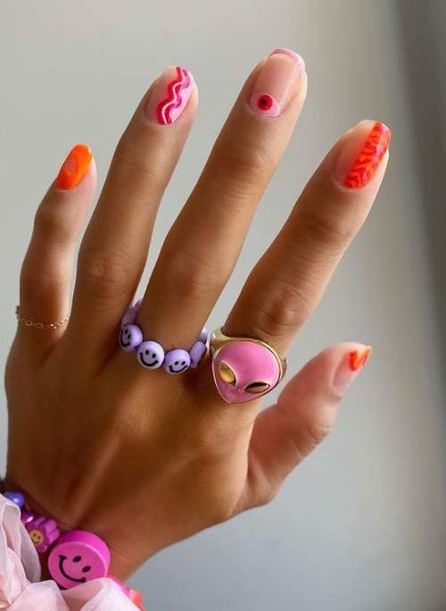 Manucure lunaire 2025-2026: photos, nouveaux designs d'ongles