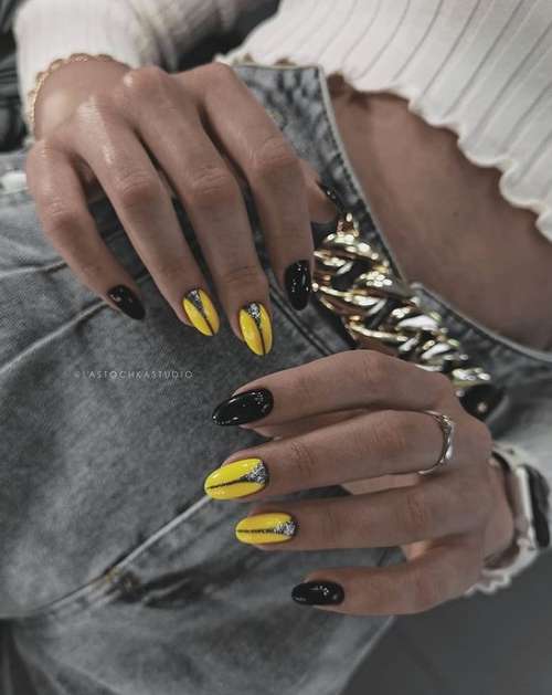 Manucure lunaire 2025-2026: photos, nouveaux designs d'ongles