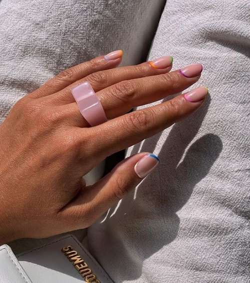 Manucure lunaire 2025-2026: photos, nouveaux designs d'ongles