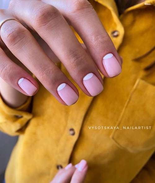 Manucure lunaire 2025-2026: photos, nouveaux designs d'ongles