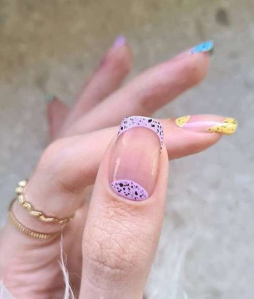 Manucure lunaire 2025-2026: photos, nouveaux designs d'ongles