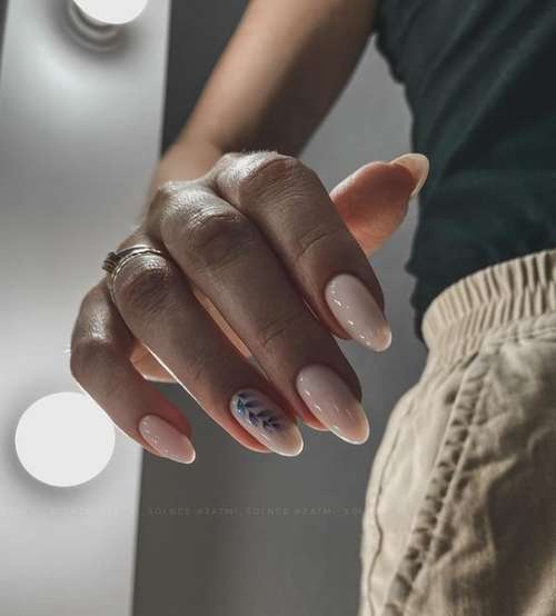 Manucure avec des feuilles: design 2025-2026, nouveaux articles sur la photo
