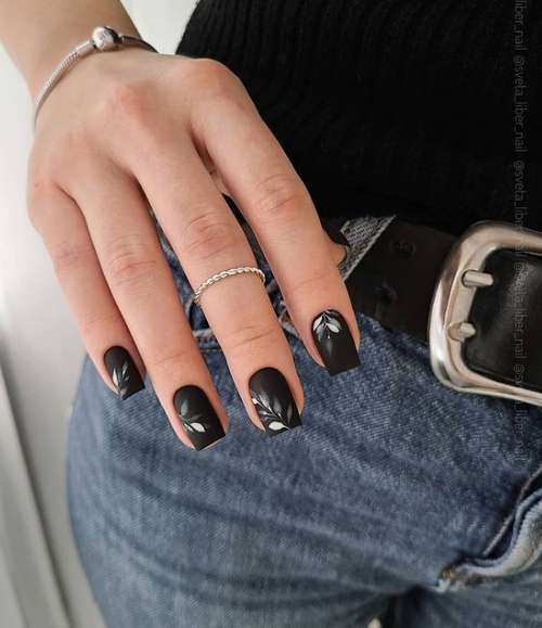 Manucure avec des feuilles: design 2025-2026, nouveaux articles sur la photo