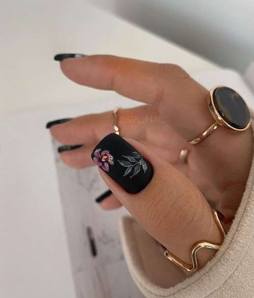 Manucure avec des feuilles: design 2025-2026, nouveaux articles sur la photo