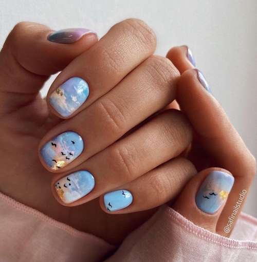 Manucure avec de l'or 2025-2026: nouveautés design tendance