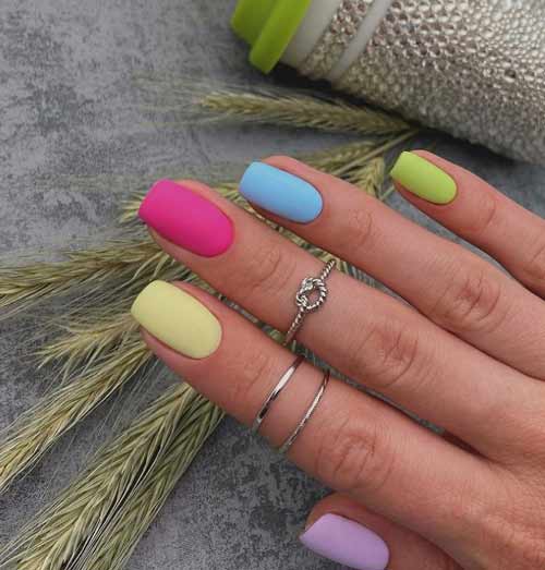 Multicolore aux couleurs pastel