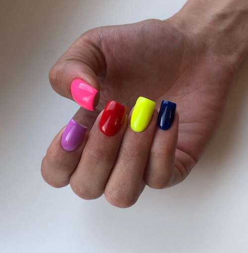 Différents designs d'ongles : une nouvelle tendance 2025-2026, photo
