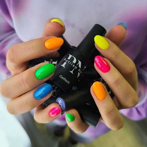 Différents designs d'ongles : une nouvelle tendance 2025-2026, photo