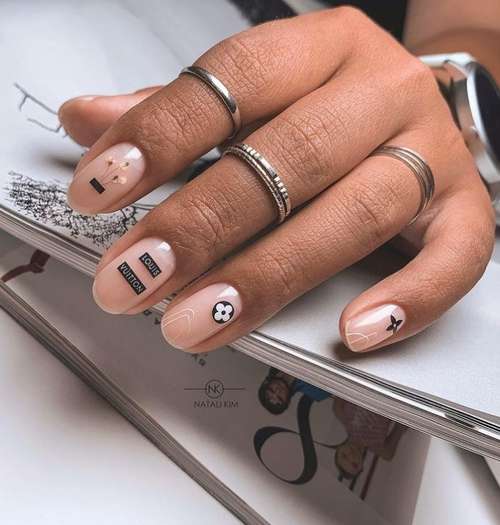 Différents designs d'ongles : une nouvelle tendance 2025-2026, photo
