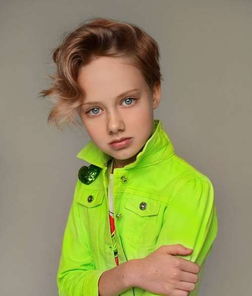 Coupes de cheveux pour filles de 10 à 16 ans : photos, actualités 2025-2026