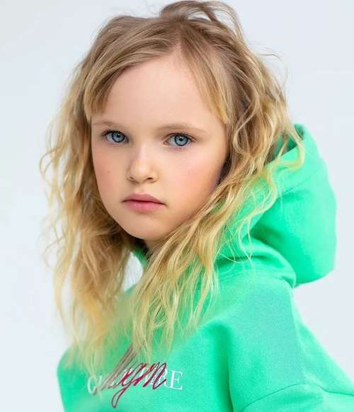 Coupes de cheveux pour filles de 10 à 16 ans : photos, actualités 2025-2026