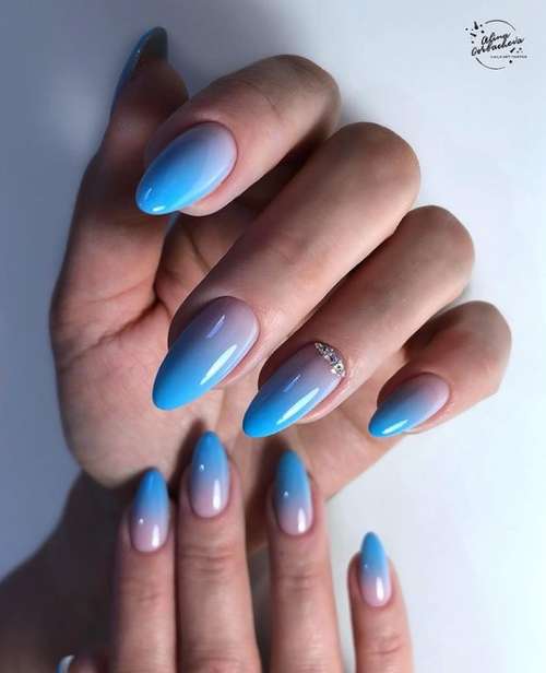 Tendances manucure automne-hiver 2025-2026 : les tendances en photo