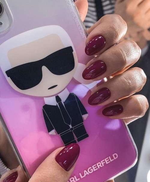 Tendances manucure automne-hiver 2025-2026 : les tendances en photo