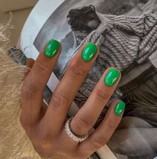 Tendances manucure automne-hiver 2025-2026 : les tendances en photo