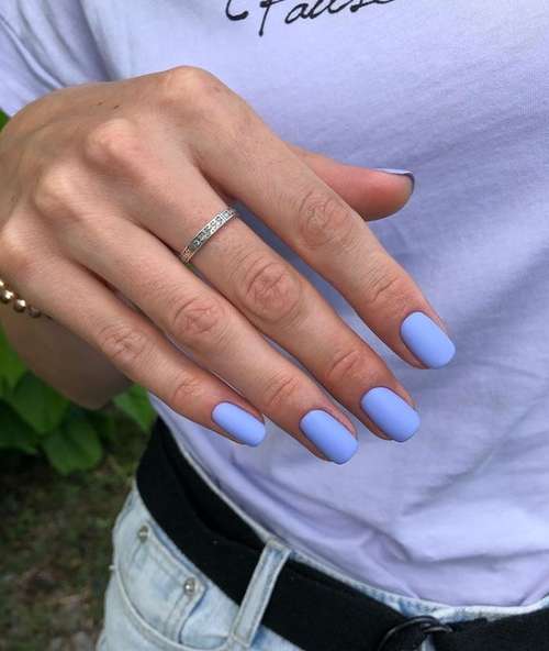 Tendances manucure automne-hiver 2025-2026 : les tendances en photo