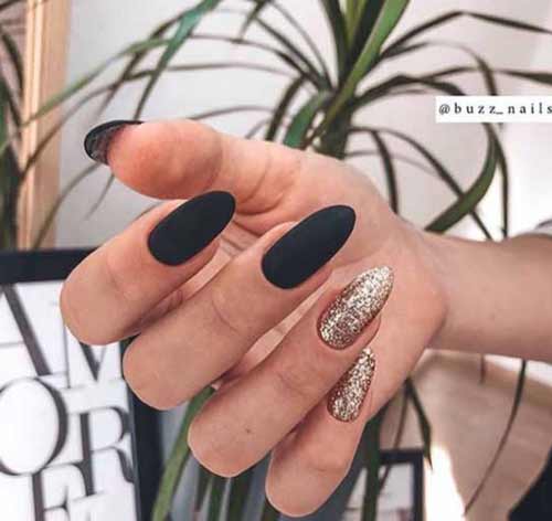 Noir mat avec de l'or