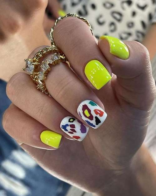 Manucure pour ongles carrés courts : l'actualité mode 2025-2026