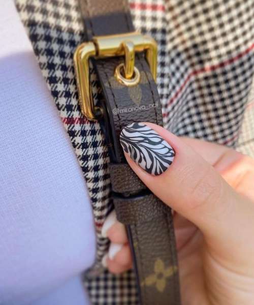 Manucure ultra tendance avec imprimé animal : nouveautés 2026, photos