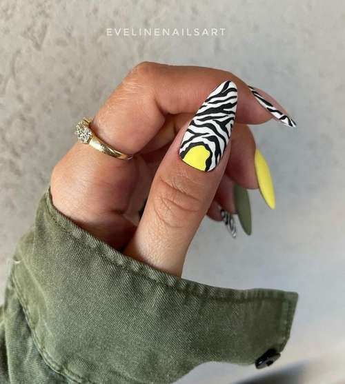 Imprimé zèbre sur les ongles