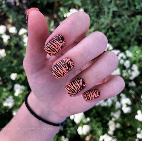 Manucure ultra tendance avec imprimé animal : nouveautés 2026, photos