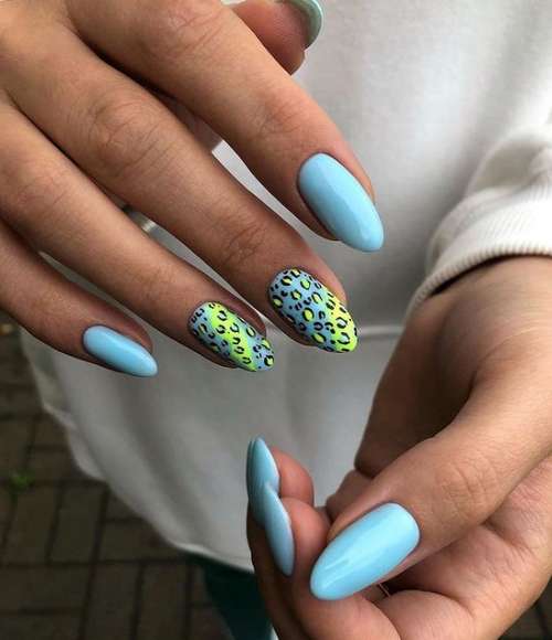 Manucure léopard lumineux