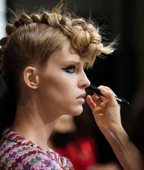 Coiffures pour cheveux mi-longs pour filles