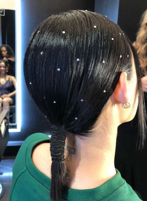 Coiffures pour cheveux mi-longs pour filles: tendances 2026, photos, actualités