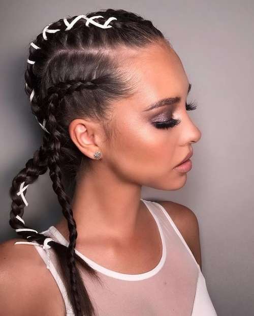 Coiffures pour cheveux mi-longs pour filles: tendances 2026, photos, actualités