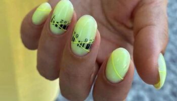 Manucure avec bases de couleurs