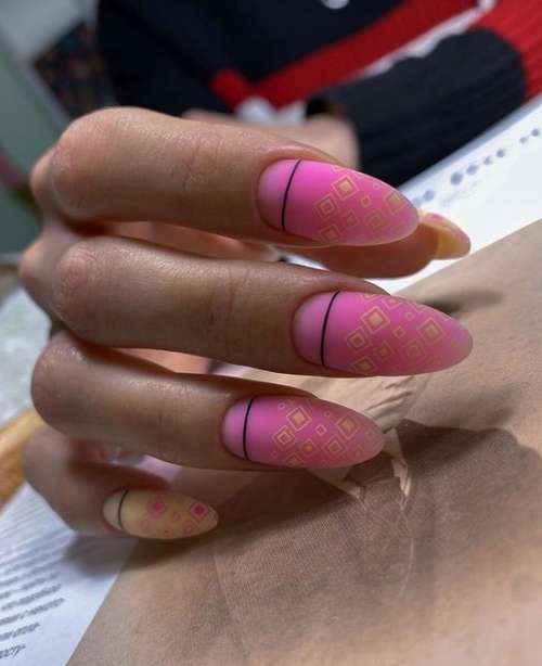 Bases de camouflage colorées: nouvelle manucure 2026, photo